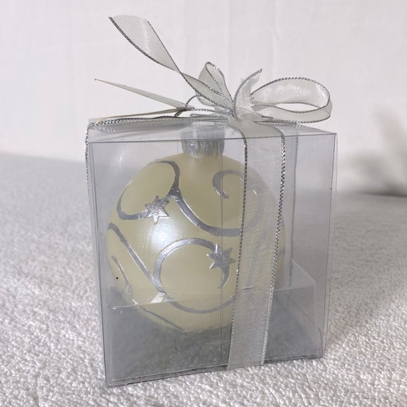 Vintage Sensual Living Cream Silver Christmas Tree Ornament Candle - Picture 8 of 11